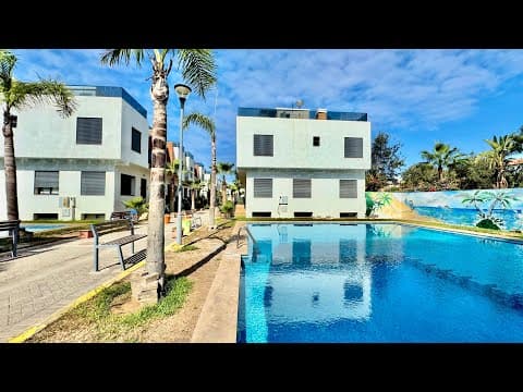 فيلا صغيرة مفروشة بثلاث واجهات 🤌 على المسبح مباشرة ✊ بإقامة محروسة على الشاطئ 🚨