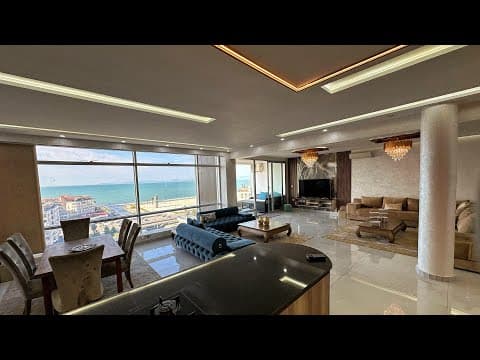 Votre propre yacht.🛥️.Venez vivre au-dessus de l'eau.🪂.Seulement 450 millions.🐟.Pour les amateurs de poisson